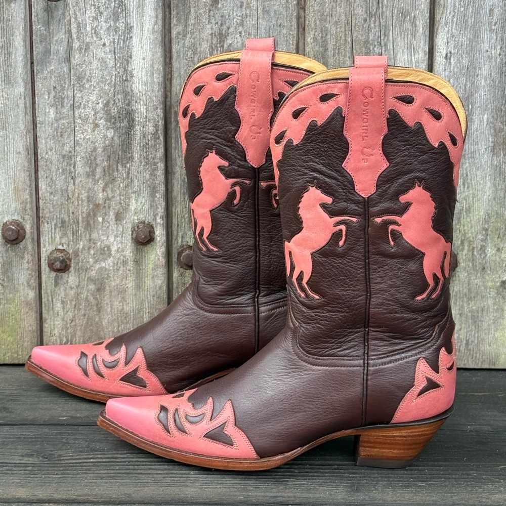 Vintage Corral Cowgirl Up Women's Cowboy Boots with Decorative Horse Inlays